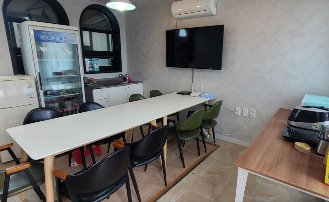 Aewol Coast 34 Hotel Csedzsu Kültér fotó