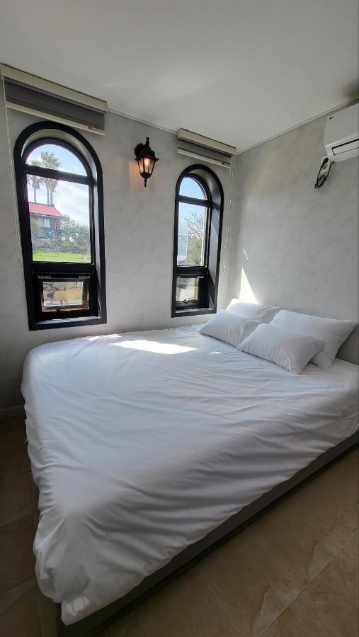 Aewol Coast 34 Hotel Csedzsu Kültér fotó
